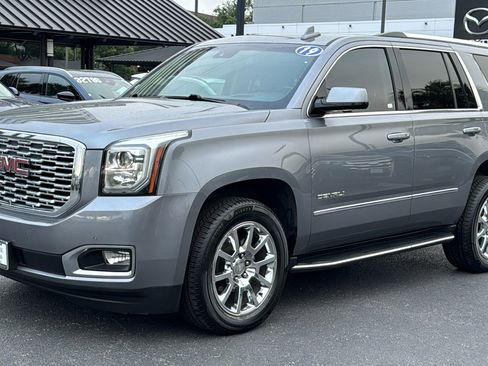 Used 2019 GMC Yukon Denali AWD/4WD image 3