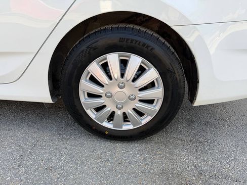 Used 2016 Hyundai Accent SE FWD image 33