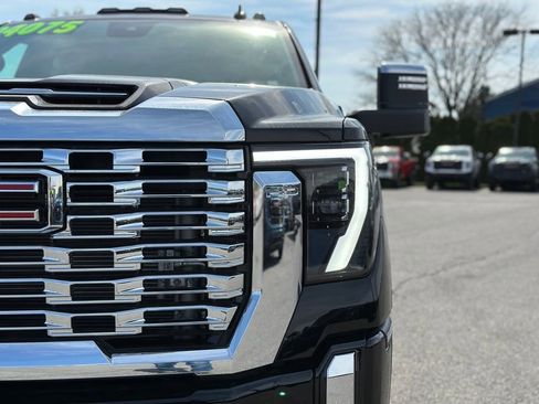 New 2026 GMC Sierra 3500 Denali w/ Denali Reserve Package AWD/4WD image 35