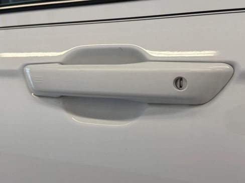 Used 2023 Jeep Grand Cherokee Trailhawk image 15