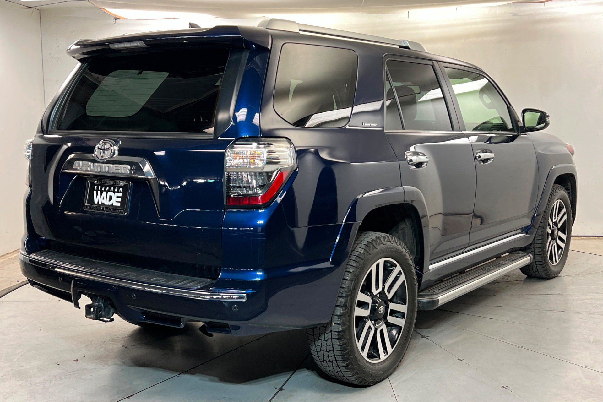 Used 2023 Toyota 4Runner Limited AWD/4WD image 6