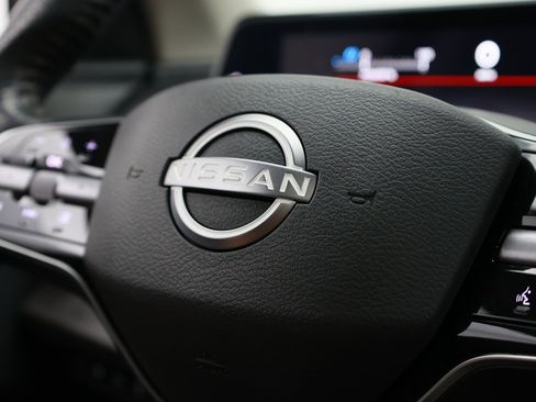 Used 2023 Nissan Ariya AWD image 29