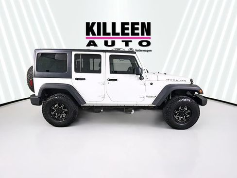 Used 2015 Jeep Wrangler Unlimited Rubicon w/ Connectivity Group AWD/4WD image 8