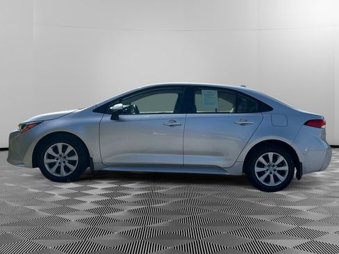 Used 2022 Toyota Corolla LE image 4