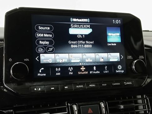 Used 2025 Nissan Pathfinder SL AWD/4WD image 24