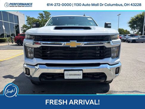 Used 2024 Chevrolet Silverado 2500 LT w/ Convenience Package AWD/4WD image 3