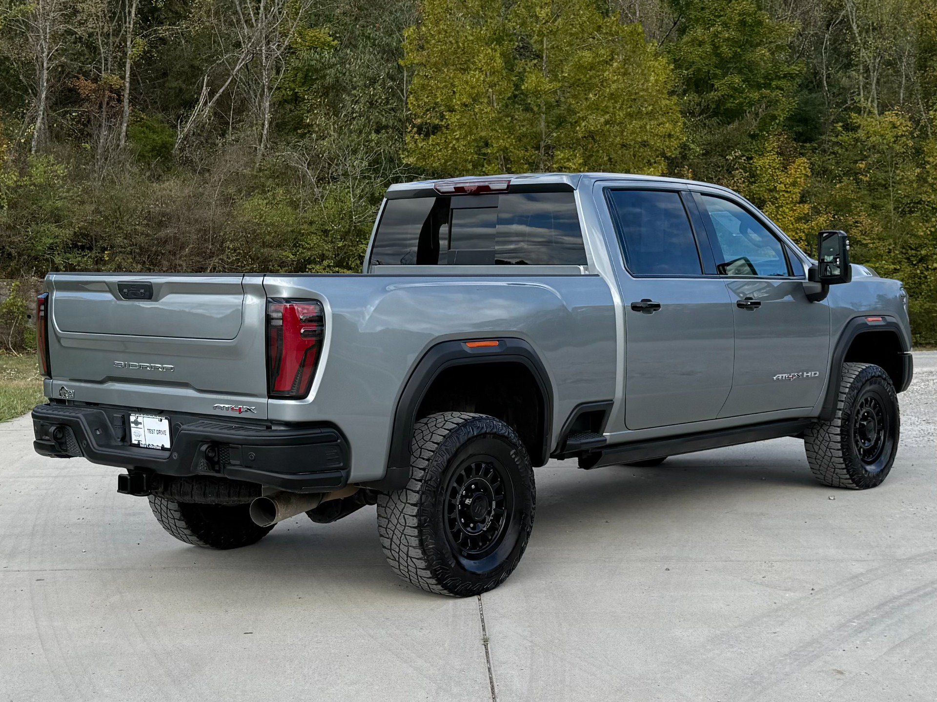 Used 2024 GMC Sierra 2500 AT4X w/ AT4X AEV Edition AWD/4WD image 3
