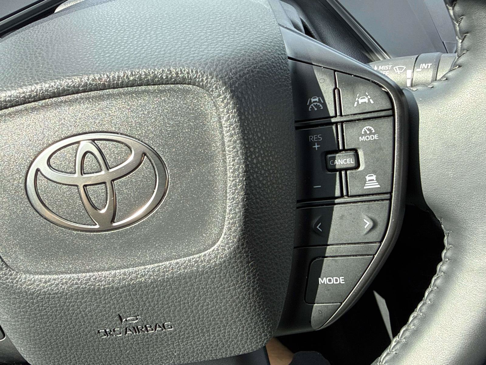 Used 2025 Toyota Prius LE FWD image 25