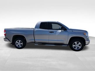 Used 2017 Toyota Tundra SR5 w/ SR5 Upgrade Package video 2