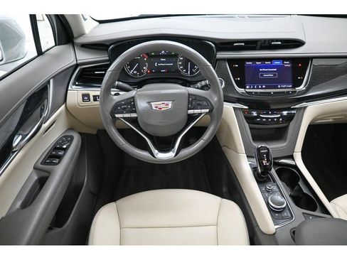 Used 2020 Cadillac XT6 Premium Luxury image 31