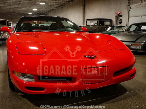 Used 1997 Chevrolet Corvette Coupe w/ Roof Pkg image 17