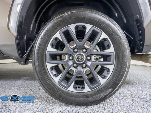 Used 2024 Toyota Tundra Limited AWD/4WD image 48