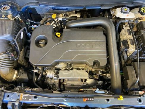 Used 2024 GMC Terrain SLT image 26