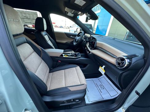 New 2026 Chevrolet Equinox ACTIV w/ Convenience Package III image 35