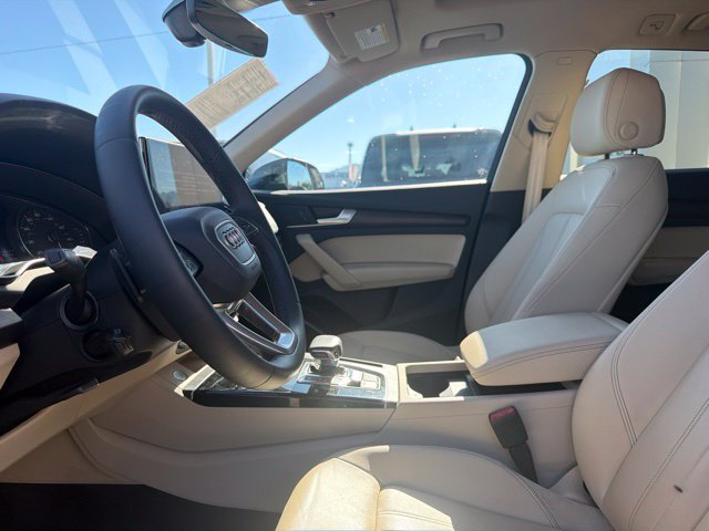 Used 2023 Audi Q5 2.0T Premium w/ Convenience Package AWD/4WD image 12