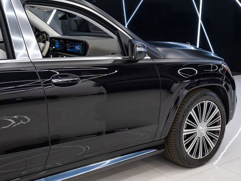 Used 2022 Mercedes-Benz Maybach GLS 600 4MATIC image 12