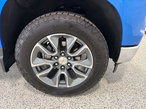 Used 2025 Chevrolet Silverado 1500 LT image 32