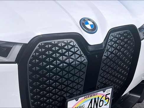 Used 2024 BMW iX xDrive50 w/ Premium Package AWD/4WD image 28
