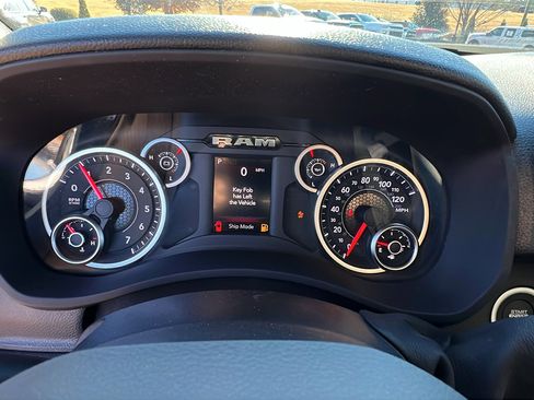 Used 2025 RAM 2500 Big Horn image 28