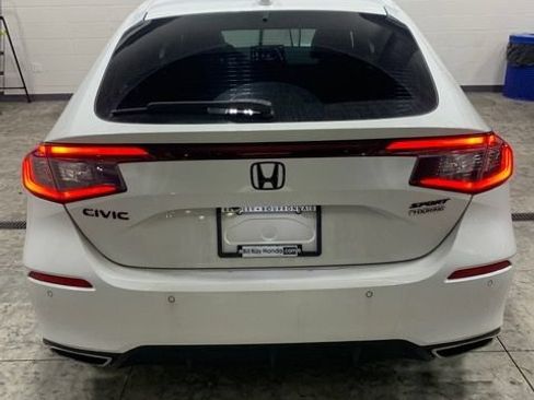 Certified 2023 Honda Civic Sport Touring image 5