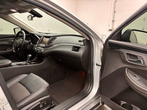 Used 2020 Chevrolet Impala LT image 24