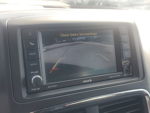 Used 2018 Dodge Grand Caravan GT image 32