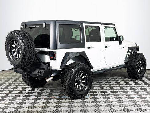 Used 2016 Jeep Wrangler Unlimited Sahara image 10