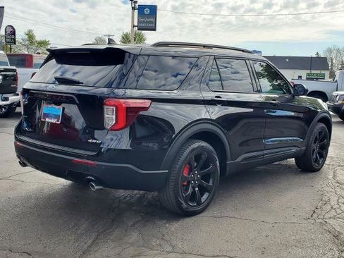 Used 2023 Ford Explorer ST-Line AWD/4WD image 3