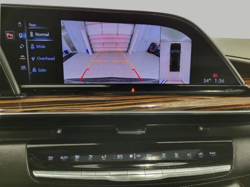 Used 2021 Cadillac Escalade Premium Luxury AWD/4WD image 45
