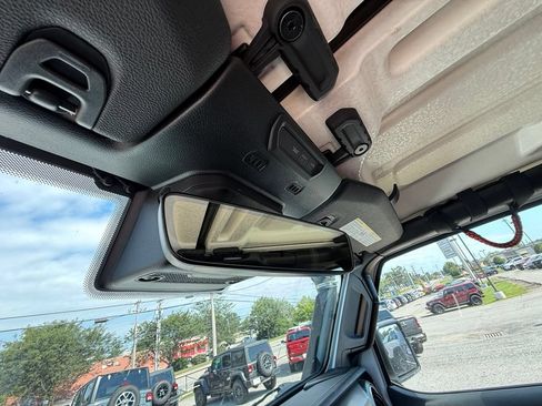 Used 2020 Jeep Gladiator Rubicon AWD/4WD image 24