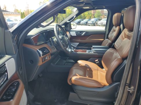 Used 2023 Lincoln Navigator L Reserve AWD/4WD image 12
