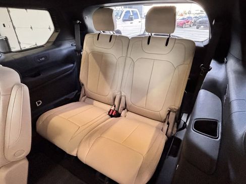 New 2025 Jeep Grand Cherokee L Limited RWD image 17