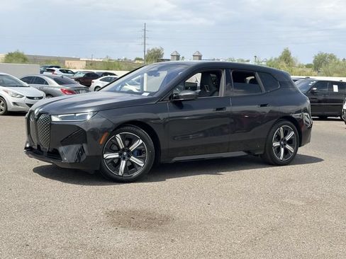 Used 2022 BMW iX xDrive50 w/ Premium Package AWD/4WD image 2
