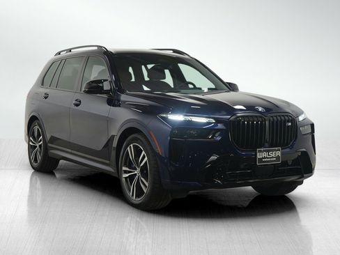 Used 2024 BMW X7 M60i w/ Climate Comfort Package image 9