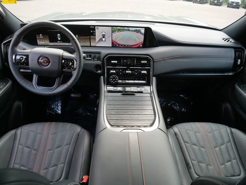Certified 2025 Nissan Armada PRO-4X AWD/4WD image 10