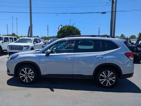 Used 2023 Subaru Forester Limited AWD/4WD image 9