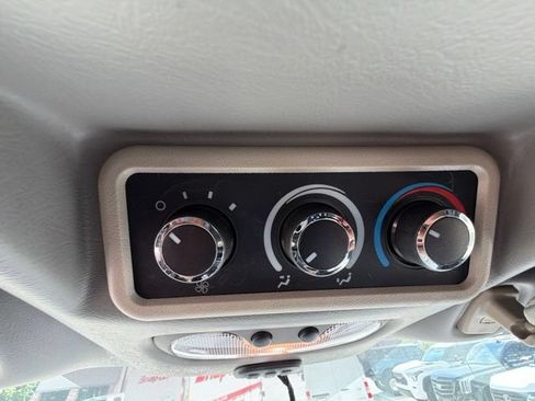Used 2015 Chevrolet Express 2500 RWD image 64