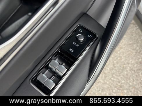 Used 2023 Jaguar F-PACE S AWD/4WD image 15