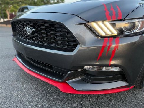 Used 2017 Ford Mustang V6 COUPE image 9