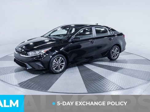 Used 2024 Kia Forte LXS FWD image 3