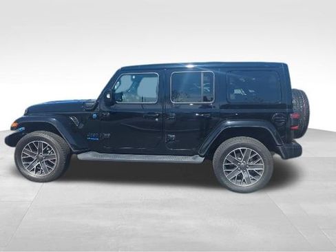 Used 2022 Jeep Wrangler Unlimited Sahara image 10