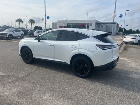 New 2025 Nissan Murano SV image 4