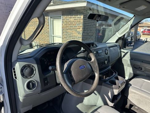 Used 2010 Ford E-150 and Econoline 150 image 15