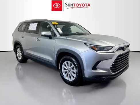 Used 2025 Toyota Grand Highlander XLE image 1
