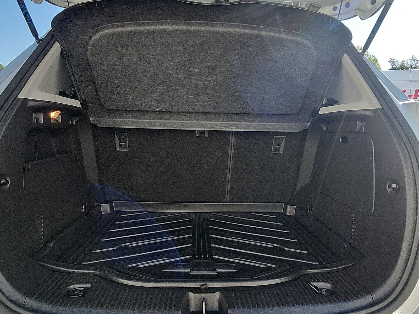 Used 2019 Chevrolet Trax LT w/ LT Convenience Package FWD image 25