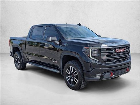 Used 2023 GMC Sierra 1500 AT4 w/ AT4 Premium Package AWD/4WD image 3