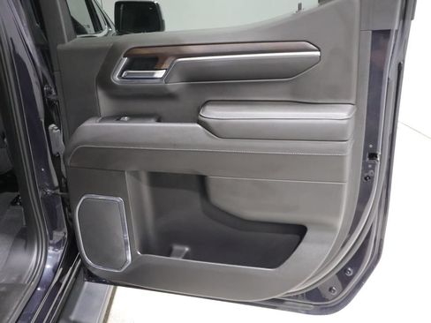 Used 2022 GMC Sierra 1500 SLT w/ SLT Convenience Package AWD/4WD image 22