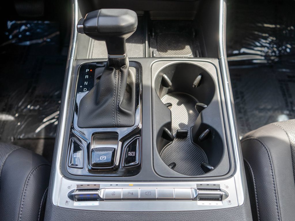 Certified 2025 Kia Carnival SX Prestige FWD image 30