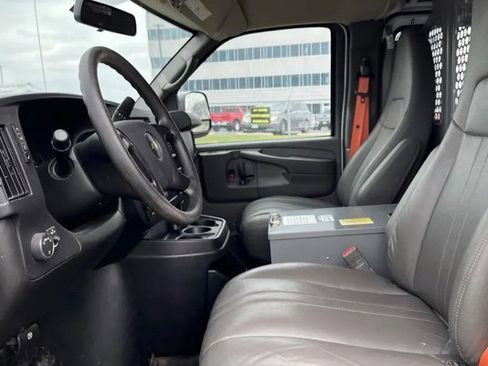 Used 2015 Chevrolet Express 2500 RWD image 6