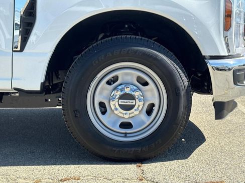 New 2025 Ford F350 XL w/ XL Chrome Package image 24